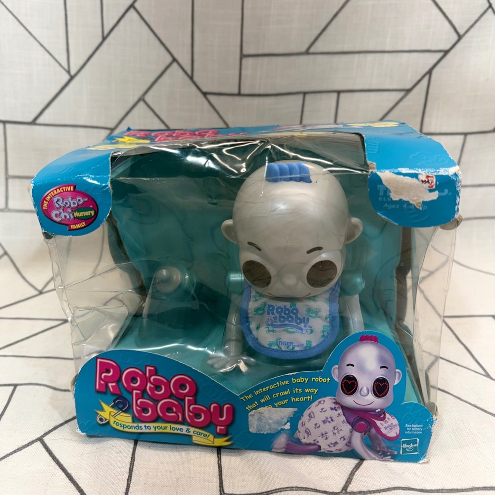 Tiger Electronics Robo Baby OS Silver Blue Vintage 2001 Interactive Robot Toy